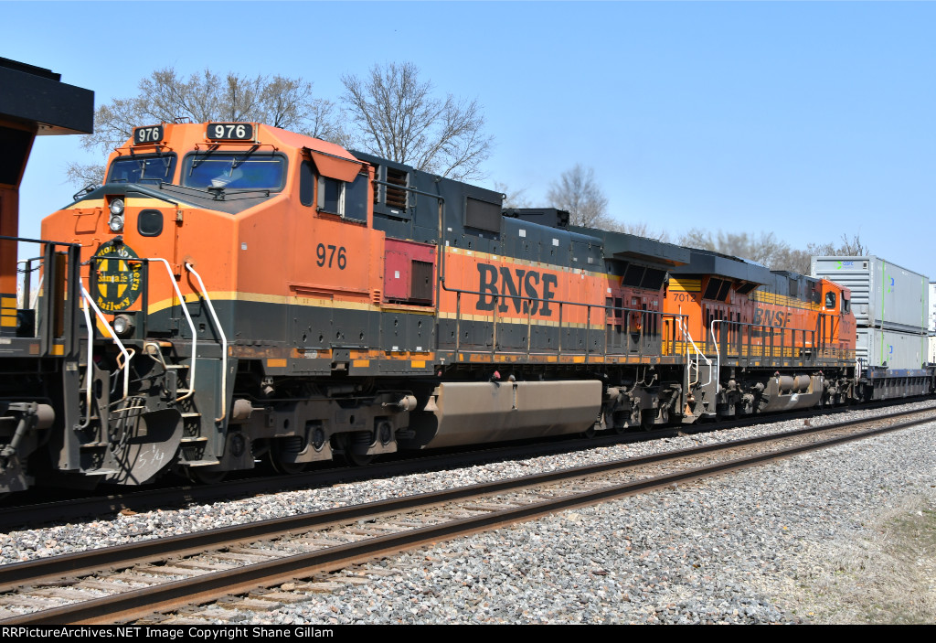 BNSF 976